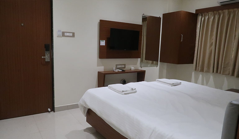 Deluxe Room Tej Grand Chiplun