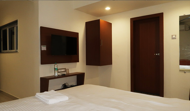 Standard Deluxe Room Tej Grand Chiplun