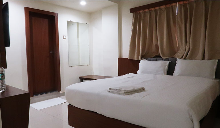 Standard Deluxe Room Tej Grand Chiplun