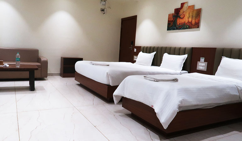 Suite Room Tej Grand Chiplun