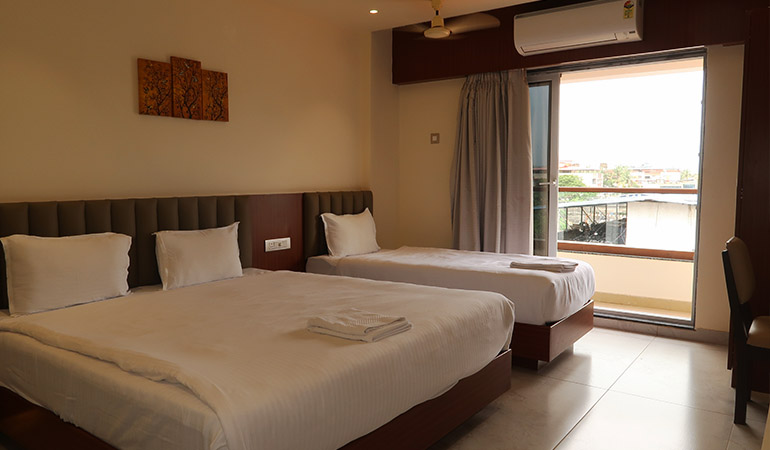 Super Deluxe Room Tej Grand Chiplun