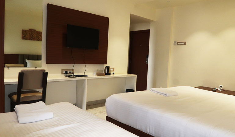 Super Deluxe Room Tej Grand Chiplun